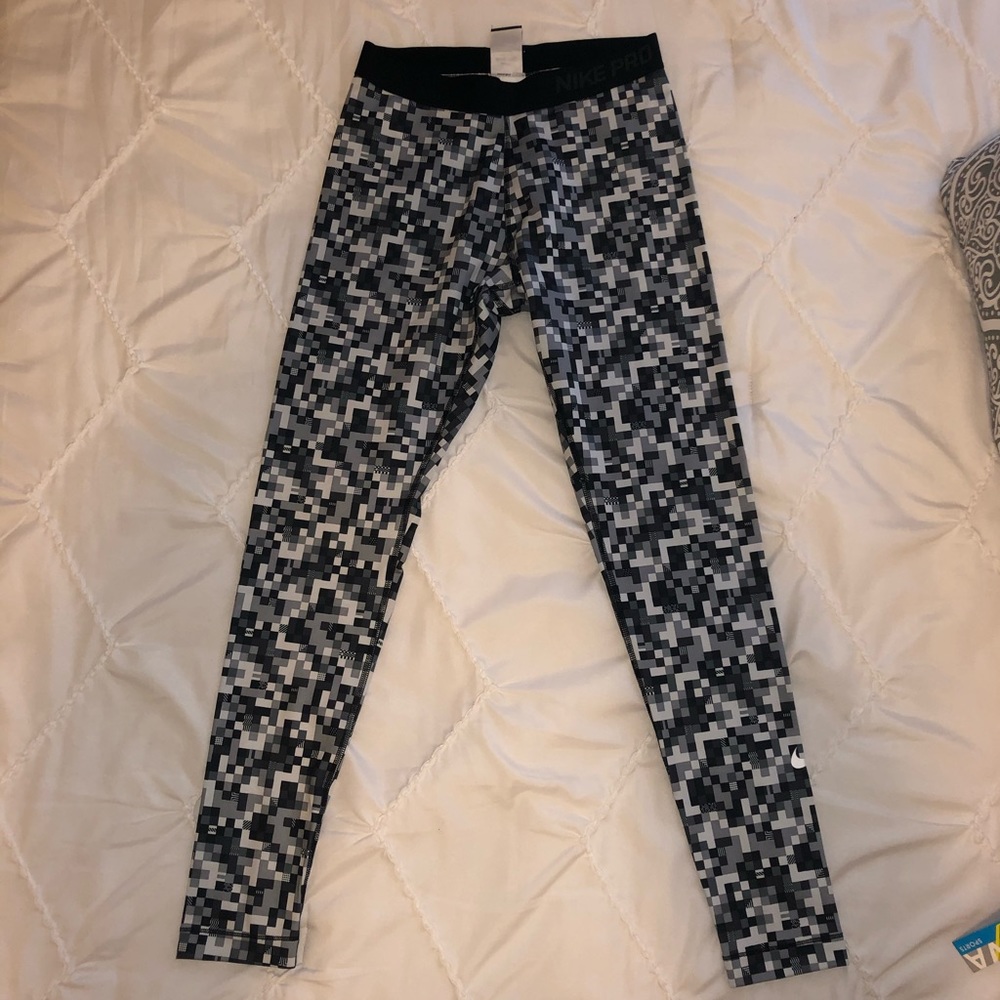 Nike Pro Dry-Fit Leggings